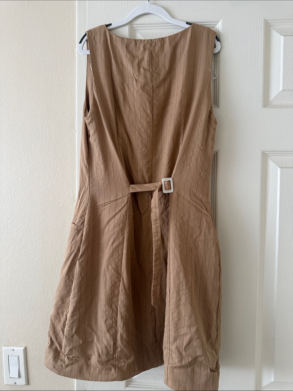 Sleeveless Button-Front Shift Dress in Brown - Picture 2 of 3